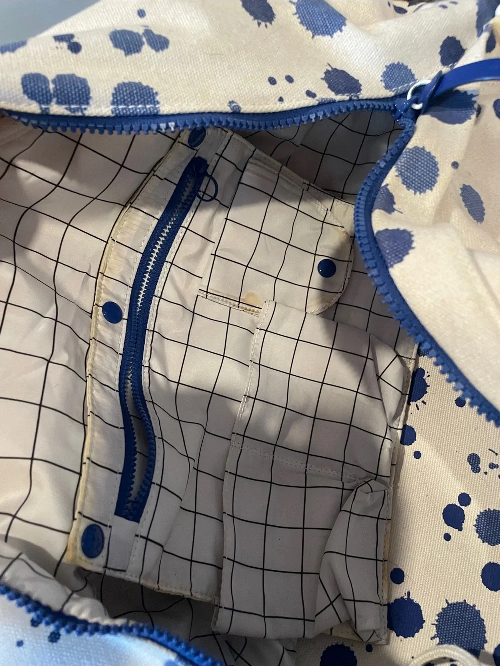 Saturday Kate Spade Weekender Canvas Splatter Duffle Bag in White and Blue B138